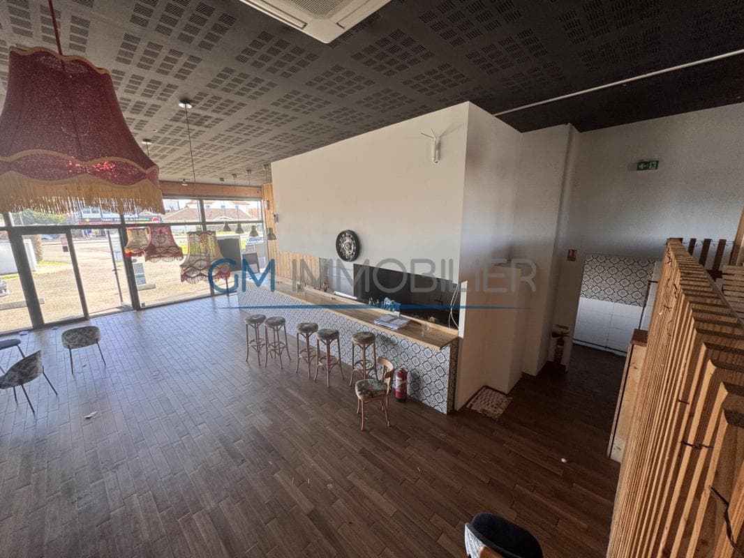 Local Commercial Premium 180m2 - Emplacement No1 - Tyrosse R