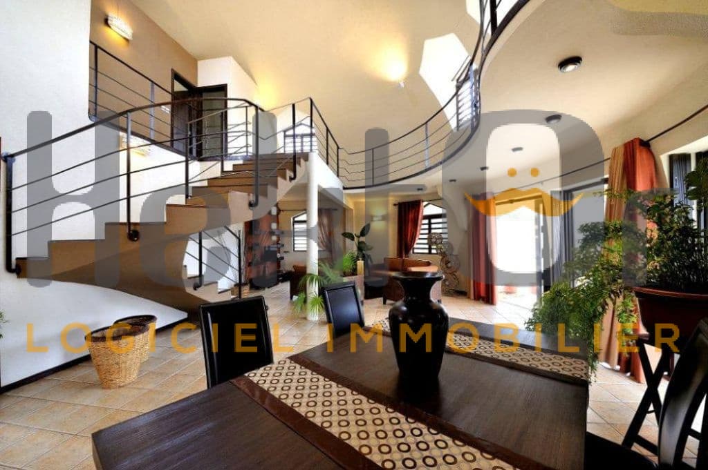 Immense maison à acheter 1000000 € à Hyères