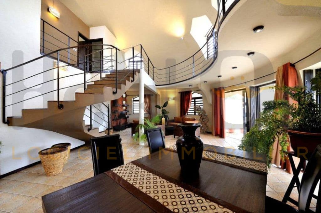 Maison de plain pied + annexe T2 quartier calme Mimizan Plage